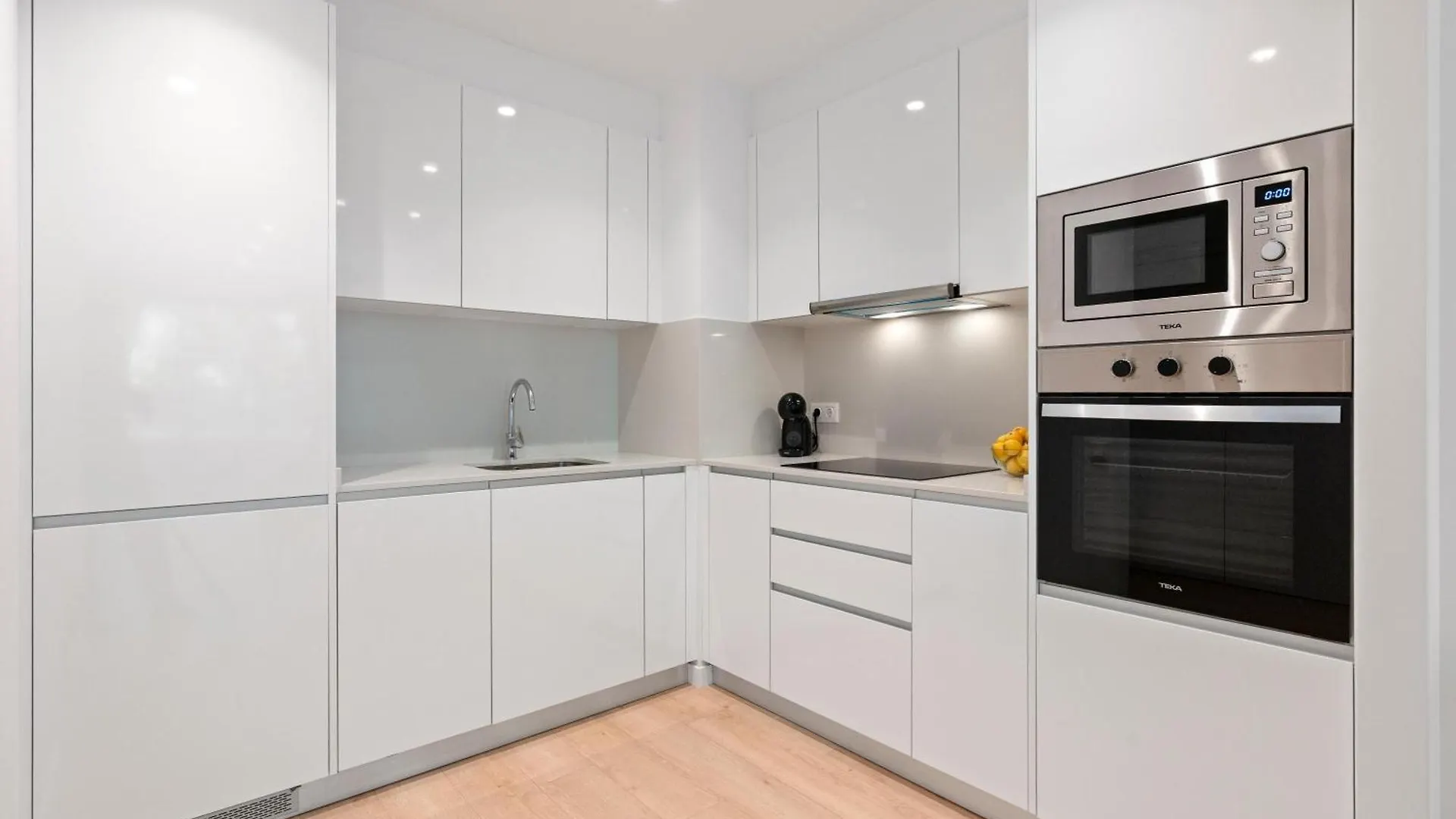 Modern Oasis 1Br With Rooftop Pools & Parking Barcelona Spanje