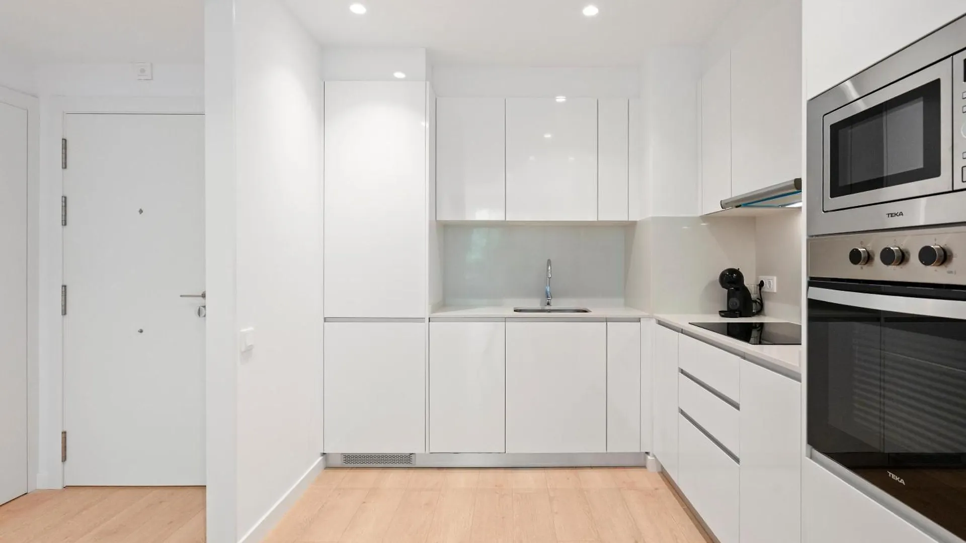 Modern Oasis 1Br With Rooftop Pools & Parking Barcelona