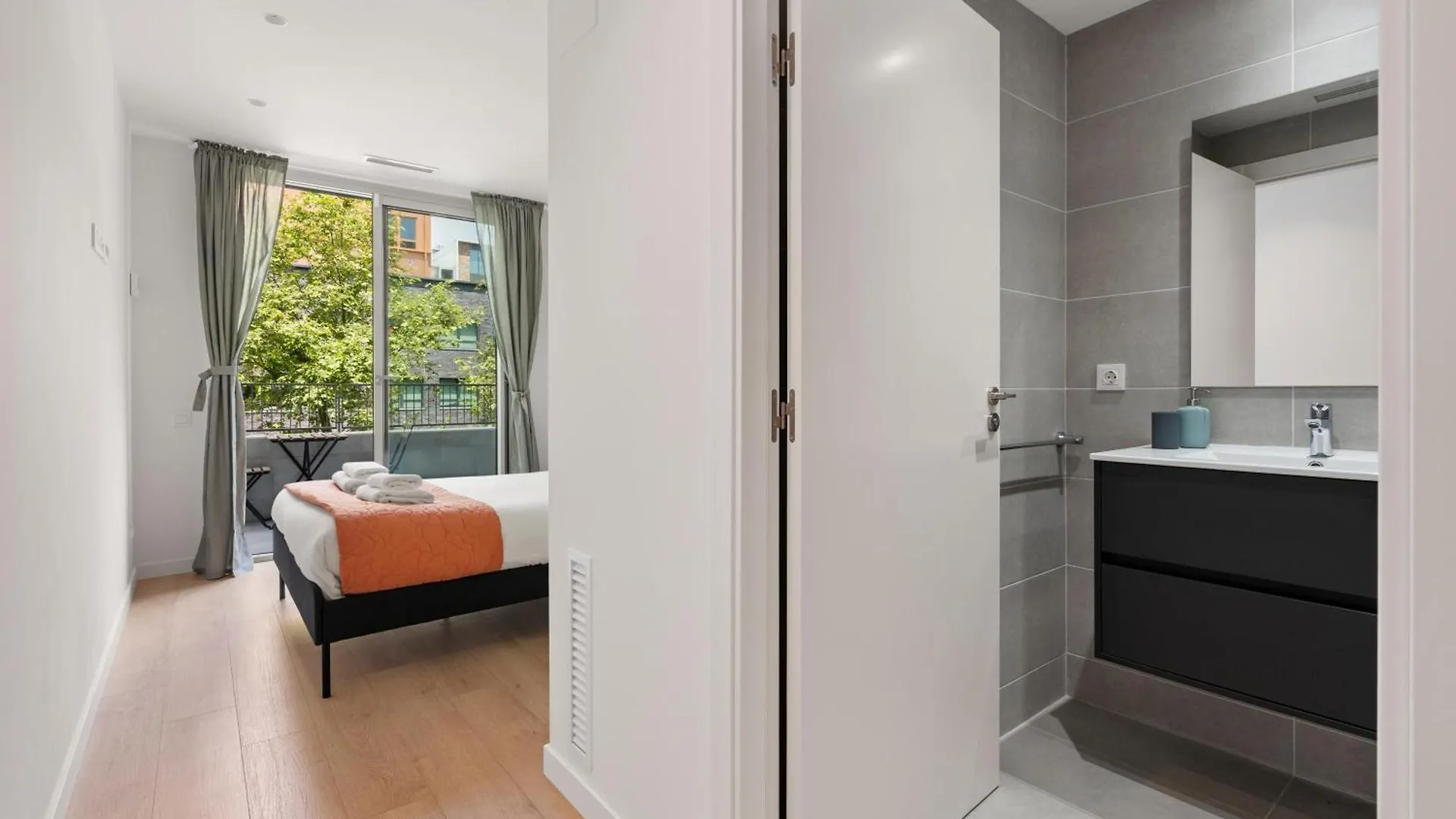 Appartement Modern Oasis 1Br With Rooftop Pools & Parking Barcelona