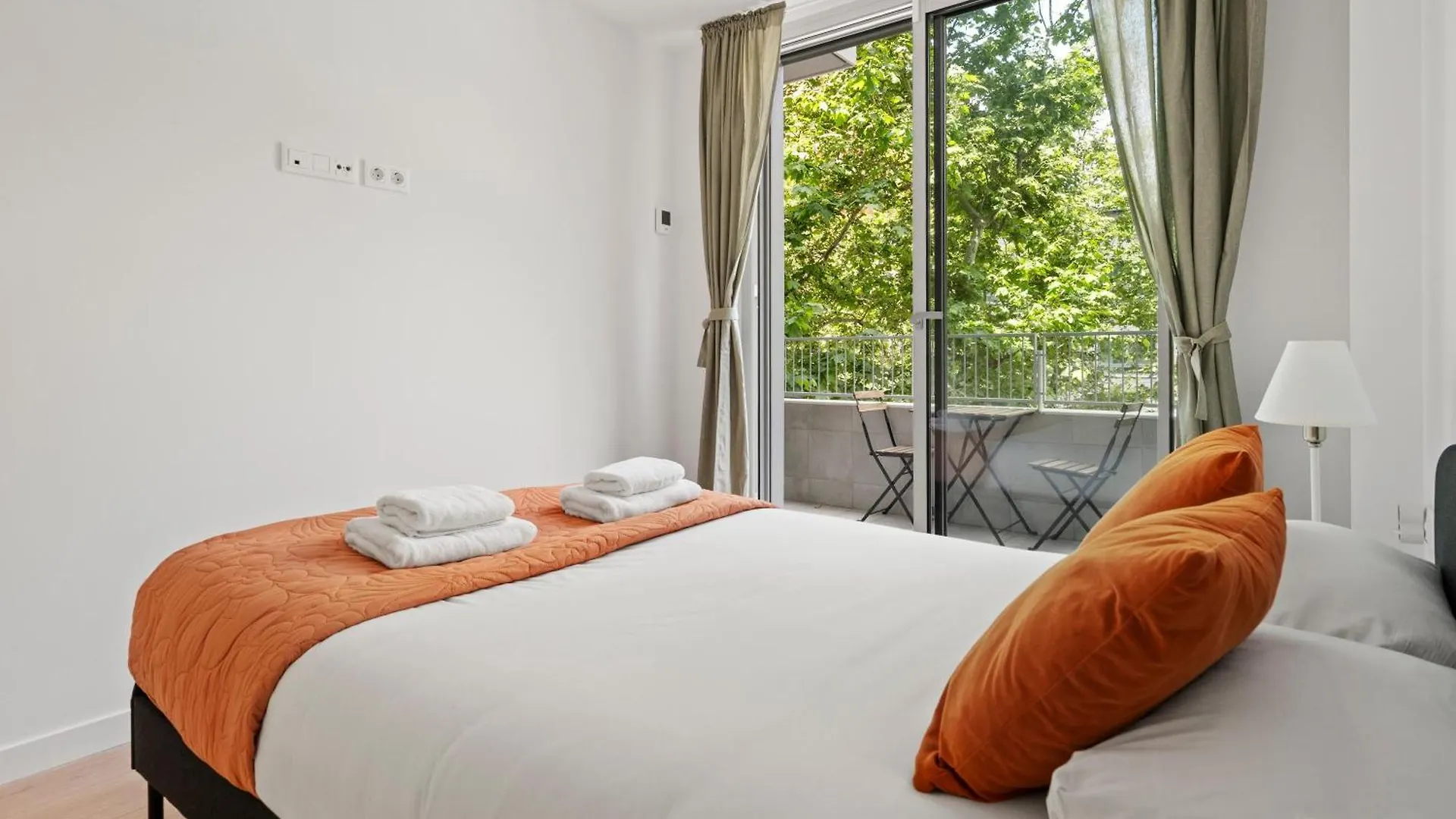 Modern Oasis 1Br With Rooftop Pools & Parking Barcelona 0*,