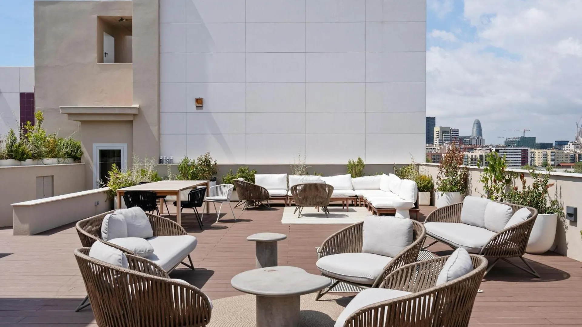 Modern Oasis 1Br With Rooftop Pools & Parking Barcelona